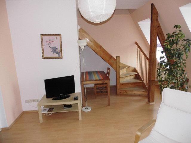 Sehr-Schoene-4-Raum-Maisonette-Fewo-Mit-110Qm-Balkon-Zentral-Preiswert-T7 دريسدن المظهر الخارجي الصورة
